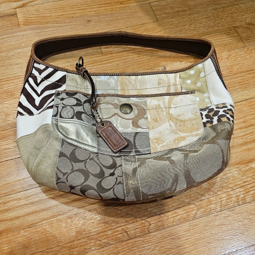 COACH PATWORK ANIMAL PRINT HOBO